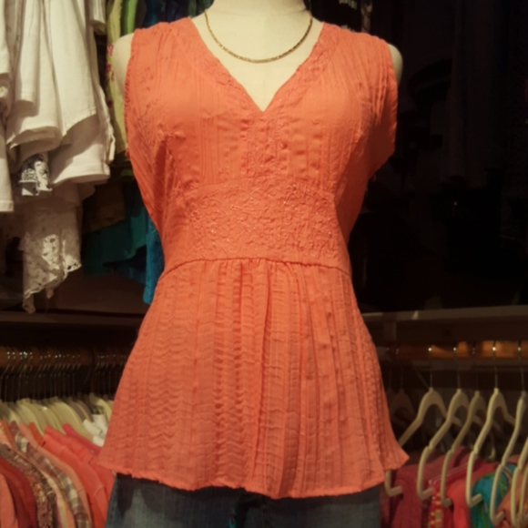 MYSTIQUE AURA PETITE ♡ Gorgeous Coral V Neck Embroidered Beaded Babydoll Top PS - Picture 4 of 14